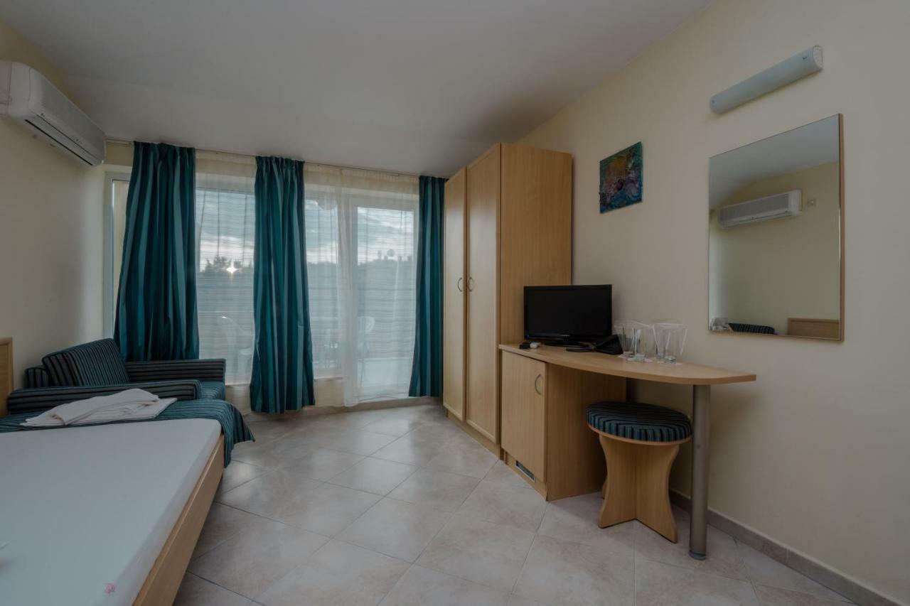Hotel семеен бриз