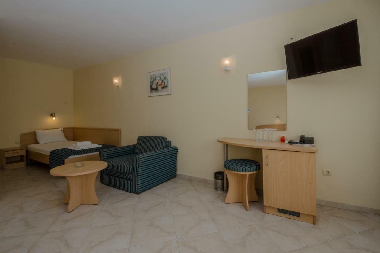 семеен бриз Hotel